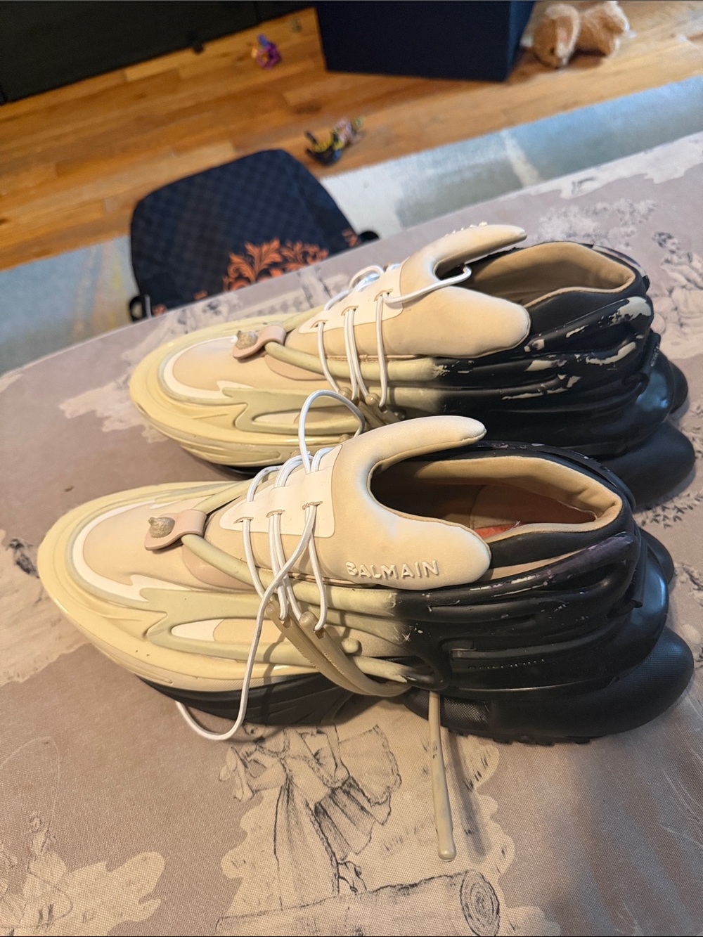 Balmain Beige and Black Sculpted Runner Sneakers